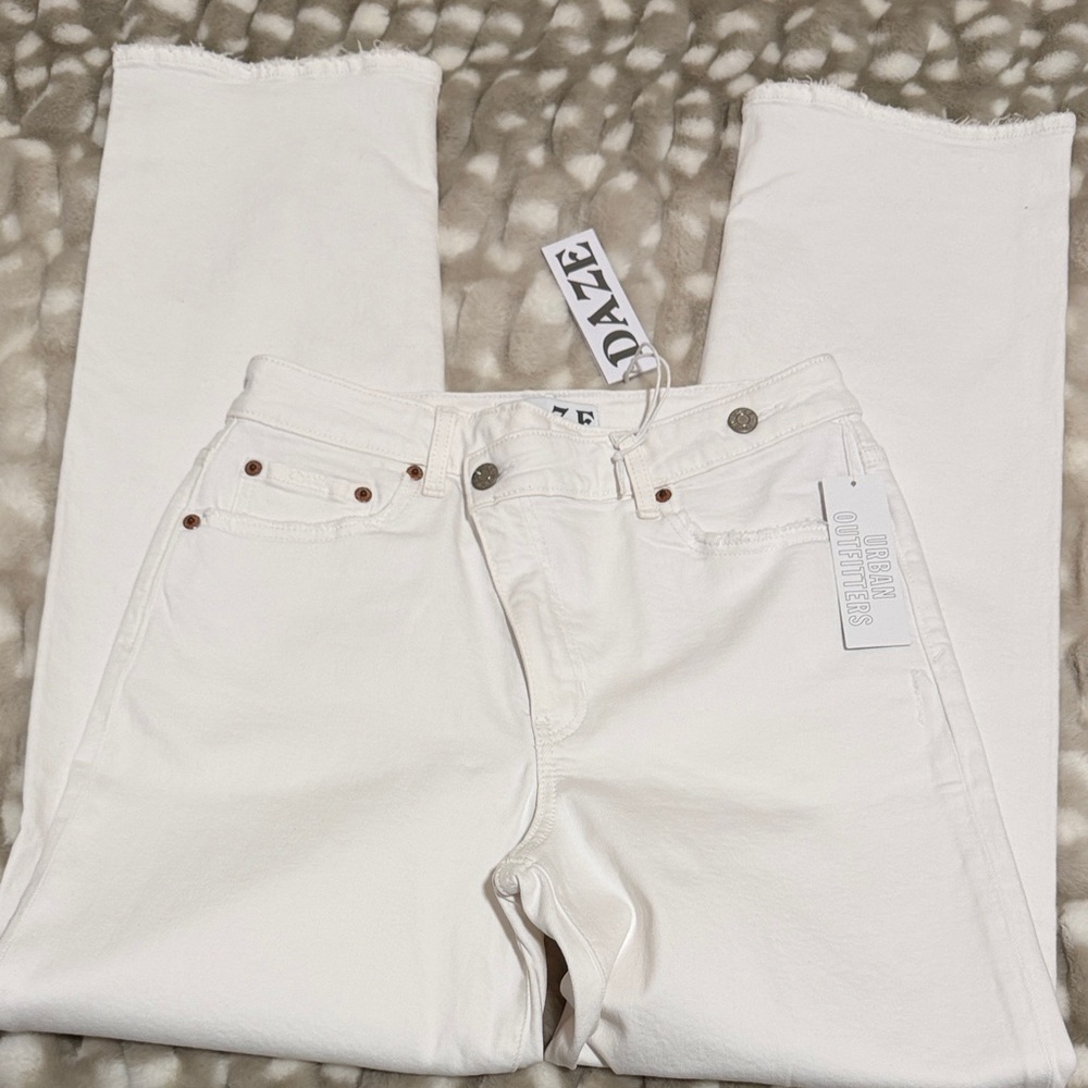 Daze Women's Cream Straight Leg Jeans